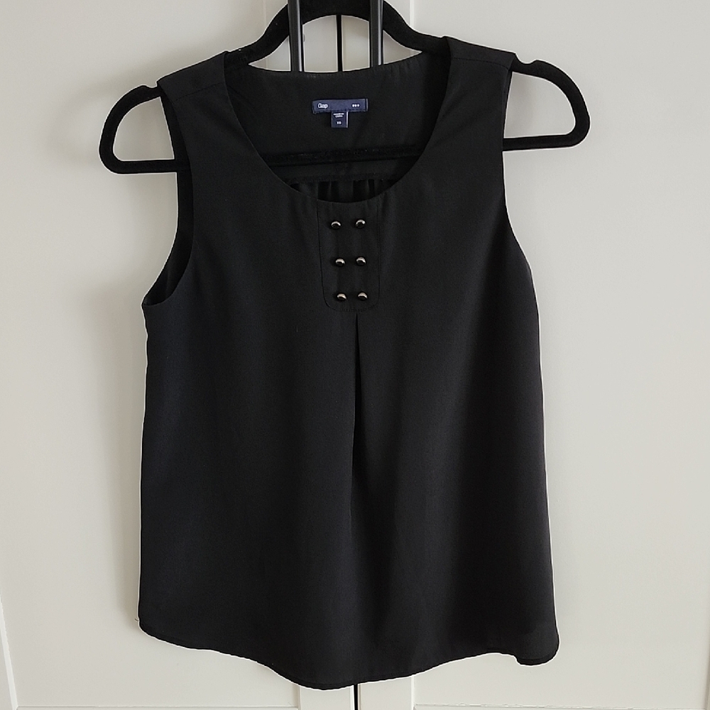 💙GAP - NWOT Black Sleeveless Blouse